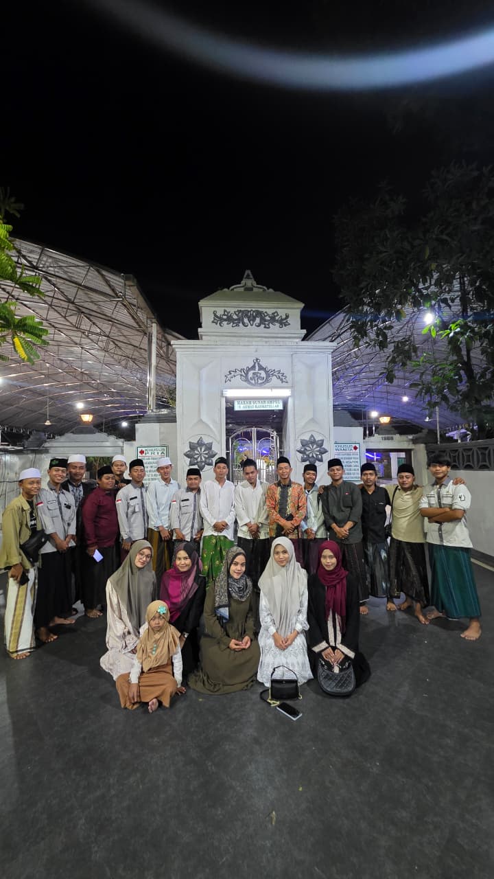 ZIARAH RUTIN SUNAN AMPEL
